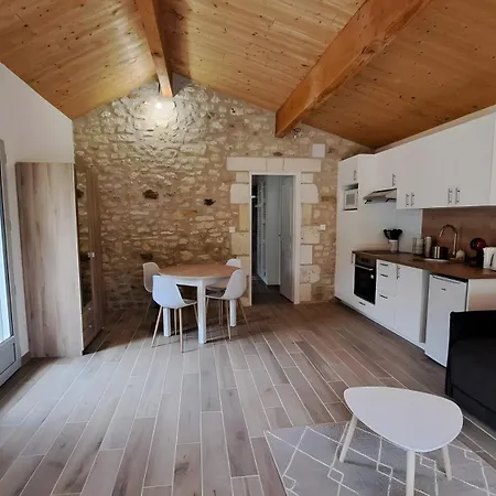 Apartment Confortable Avec Jardin Sorges